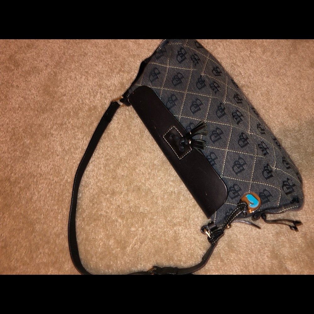 Dooney & bourke purse